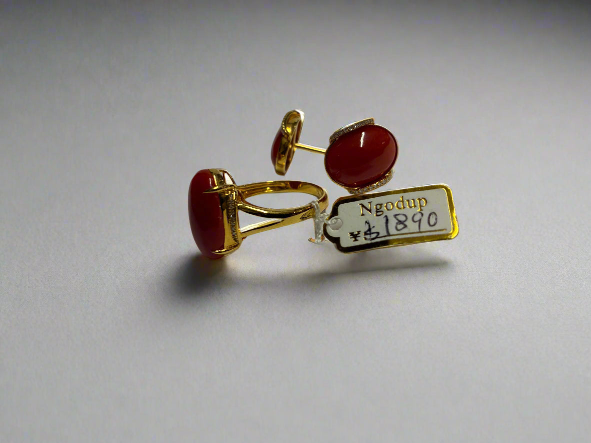 ring and earing set.ring with size 7.5