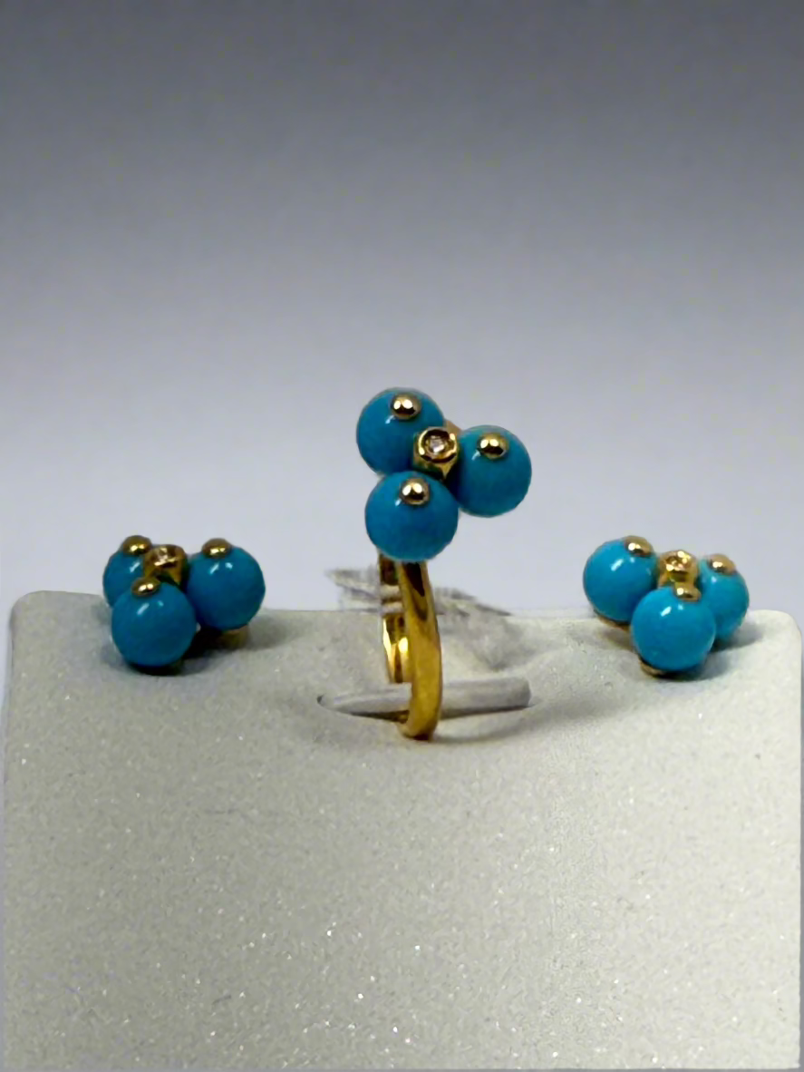 Authentic sleeping beauty turquoise on 18 karat gold with diamond
