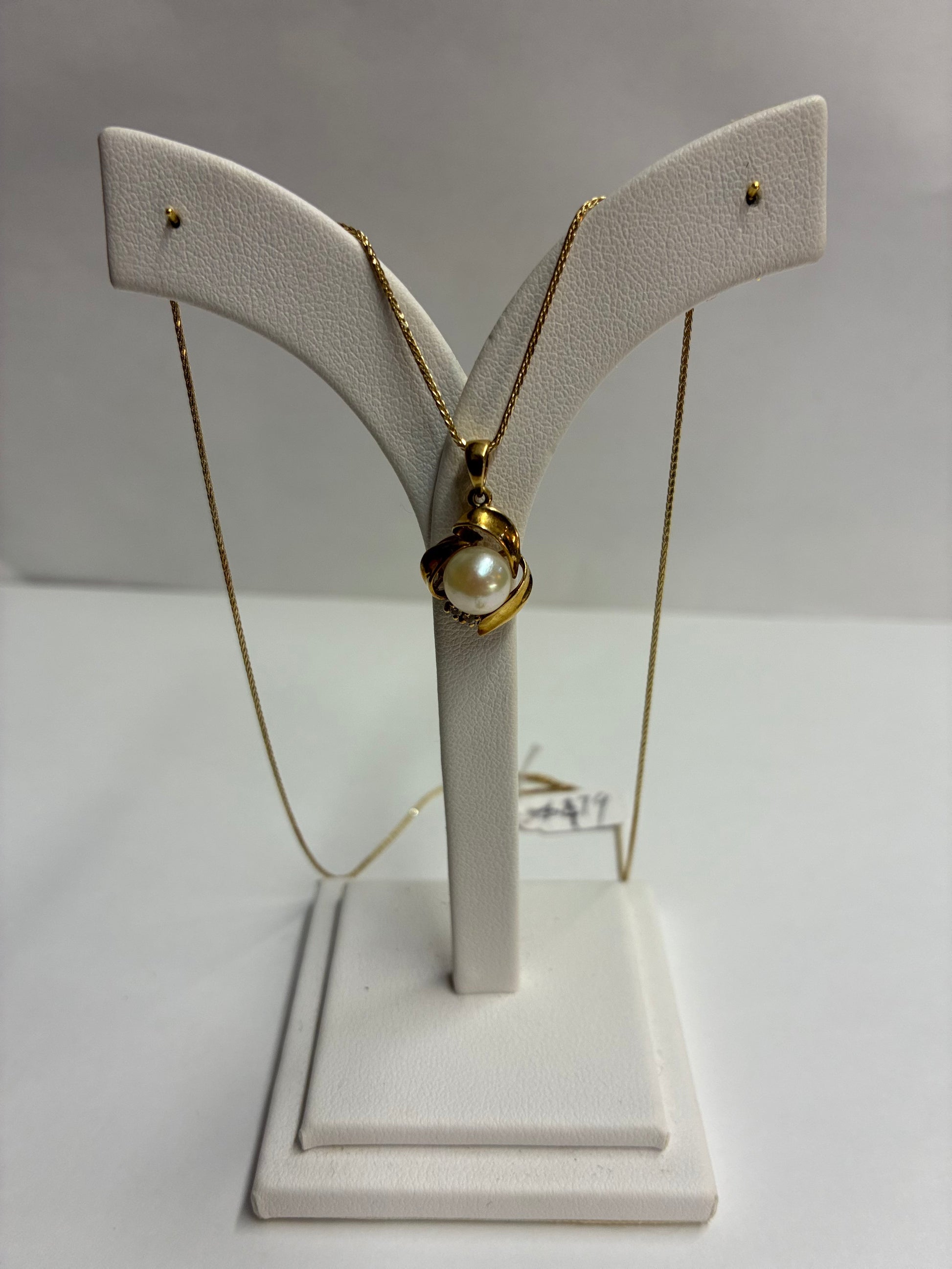 pendant 18k gold with pearl.