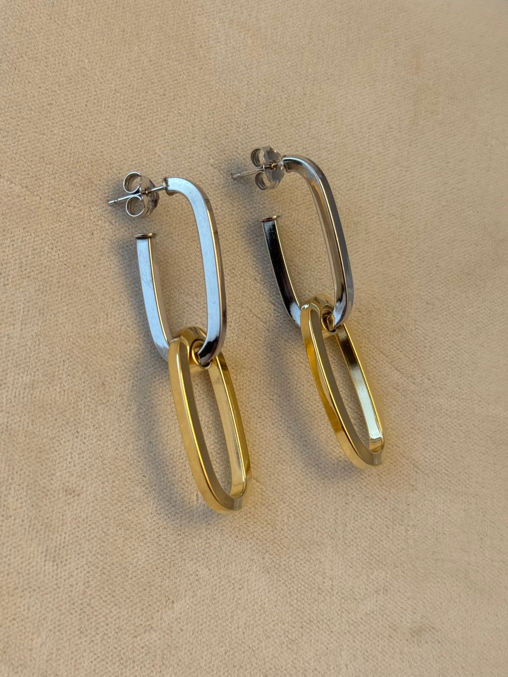 Interlocked sterling silver earring
