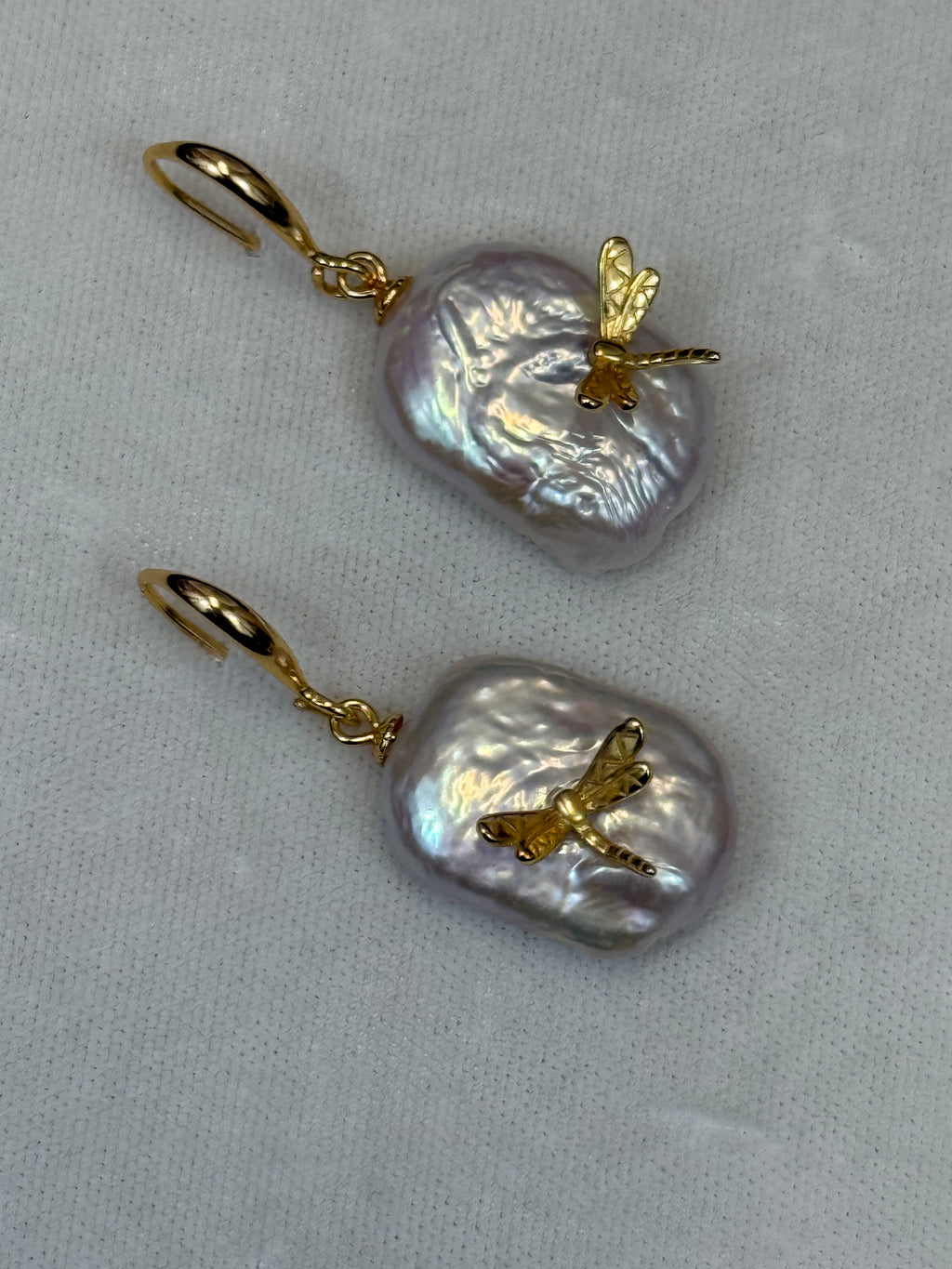 Dragon fly on pearl