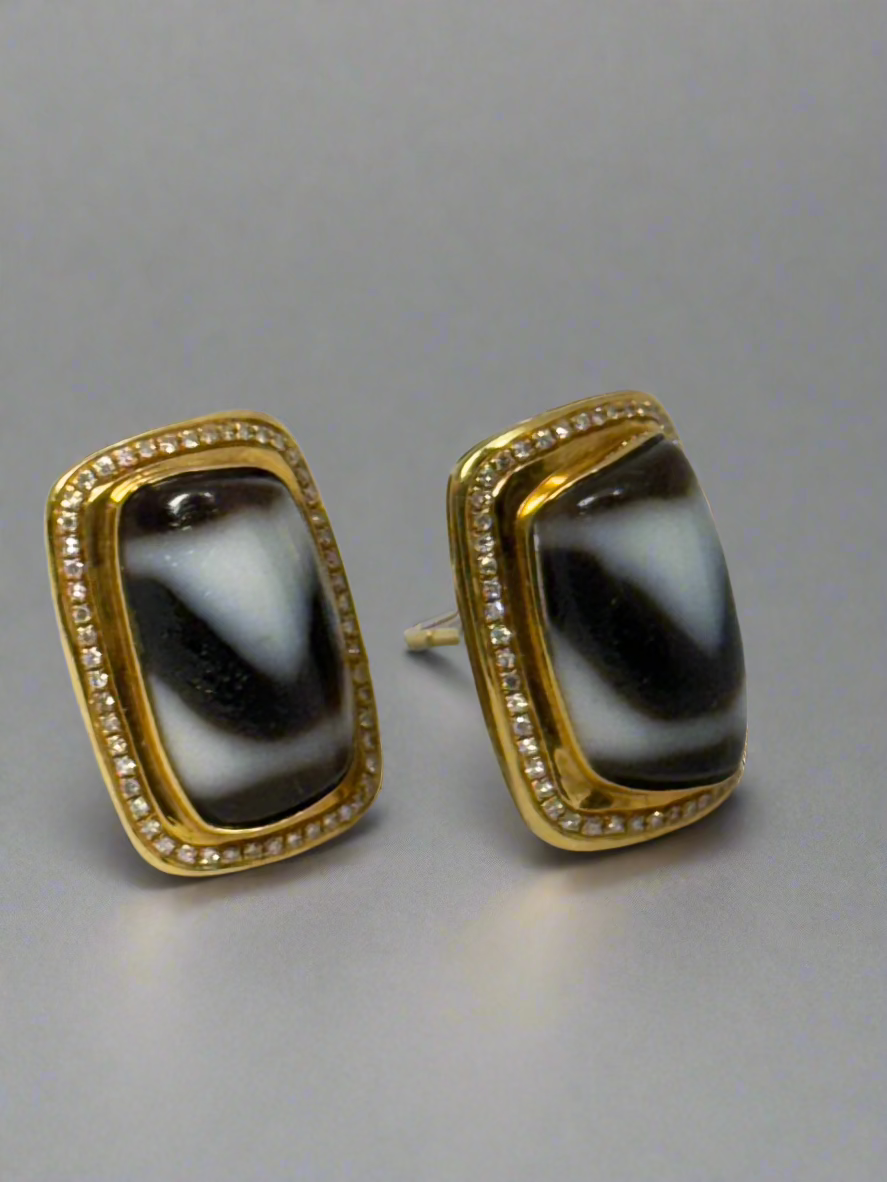 AUTHENTIC DZI ON 18 KARAT GOLD EARRING
