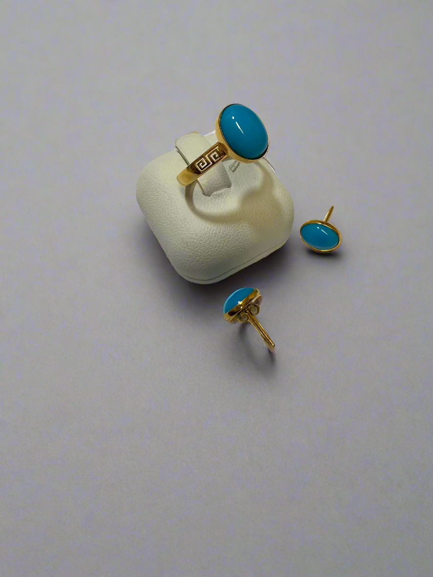 American turquoise set of 18 karat gold ring and earrings