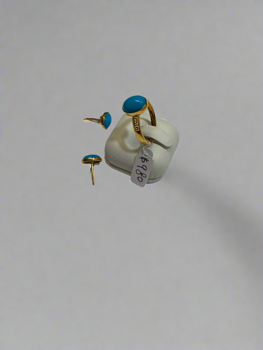 American turquoise set of 18 karat gold ring and earrings