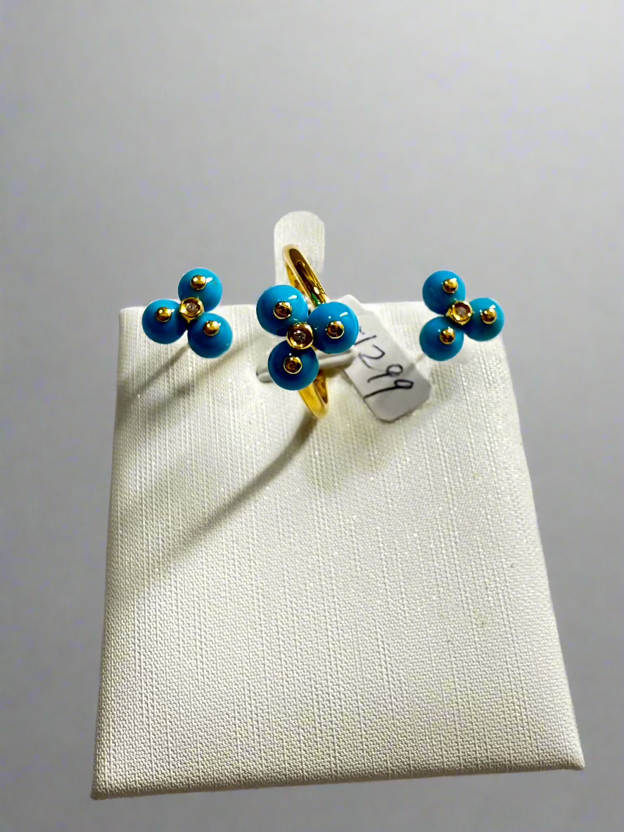 Set of 18 karat gold earring and ring with authentic turquoise