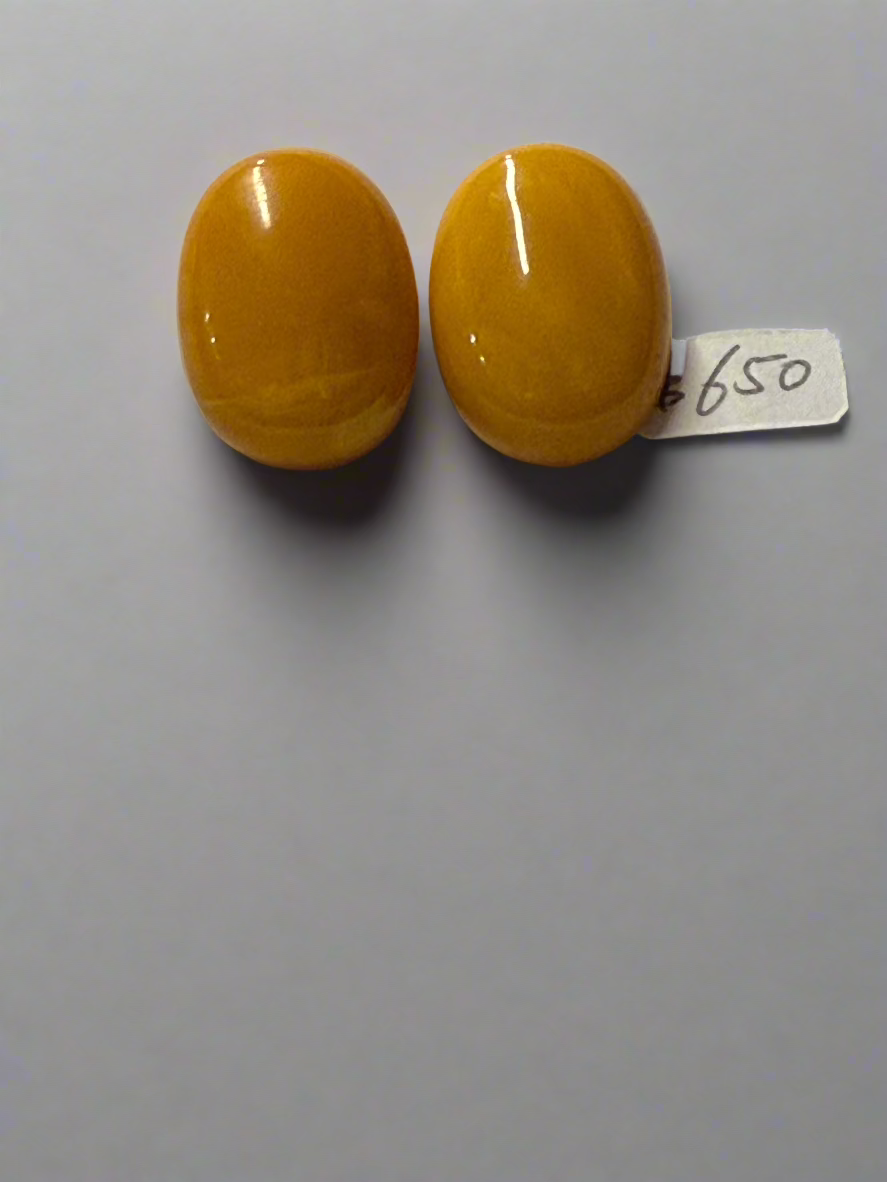 Authentic rare amber[tibetan pushoo] on 18k gold earring