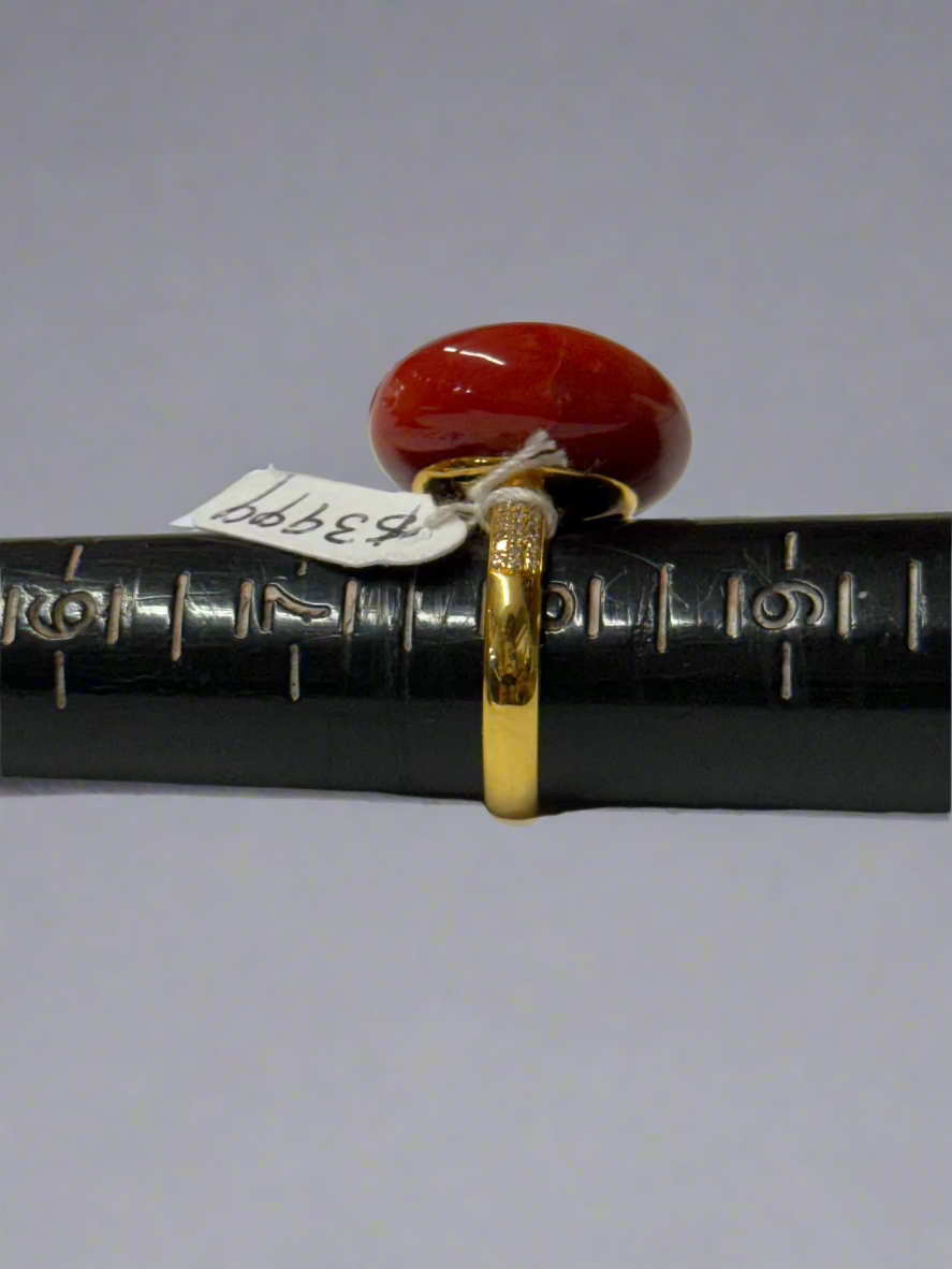 Bloody red coral on 18k gold n diamond ring
