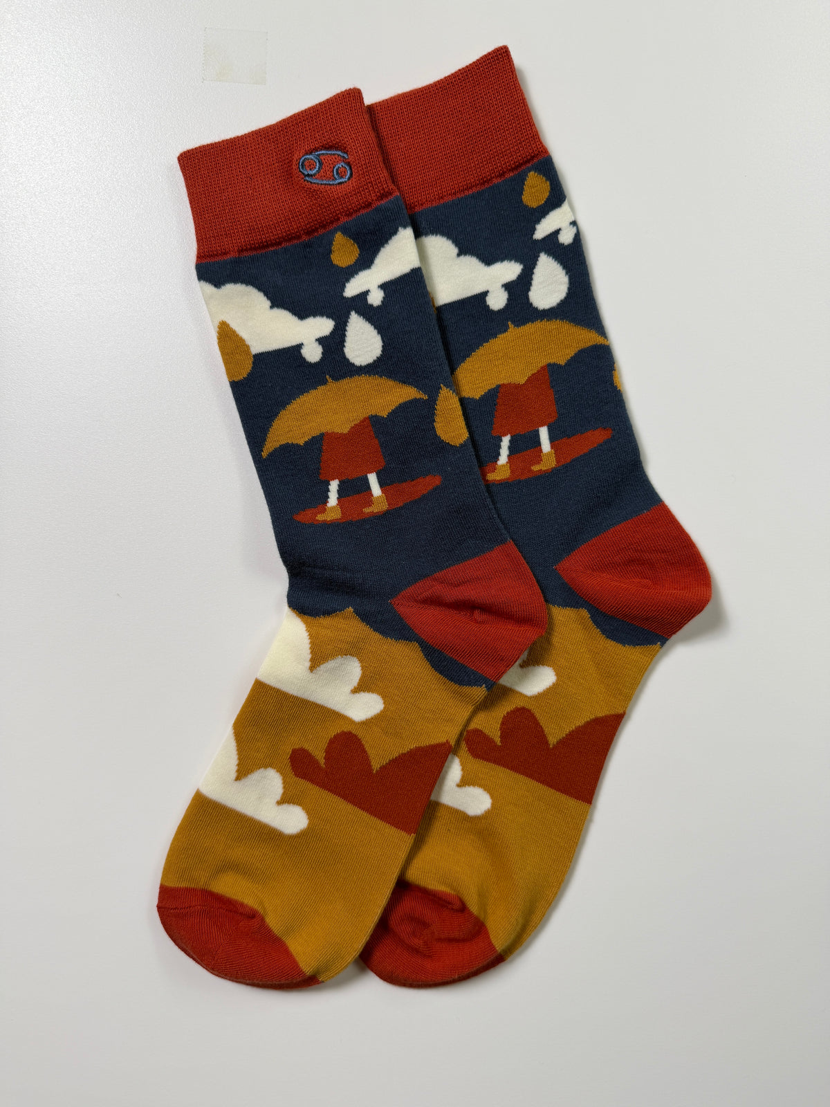 Munsel Smooth Graphic Crew Socks in Rust Abstract