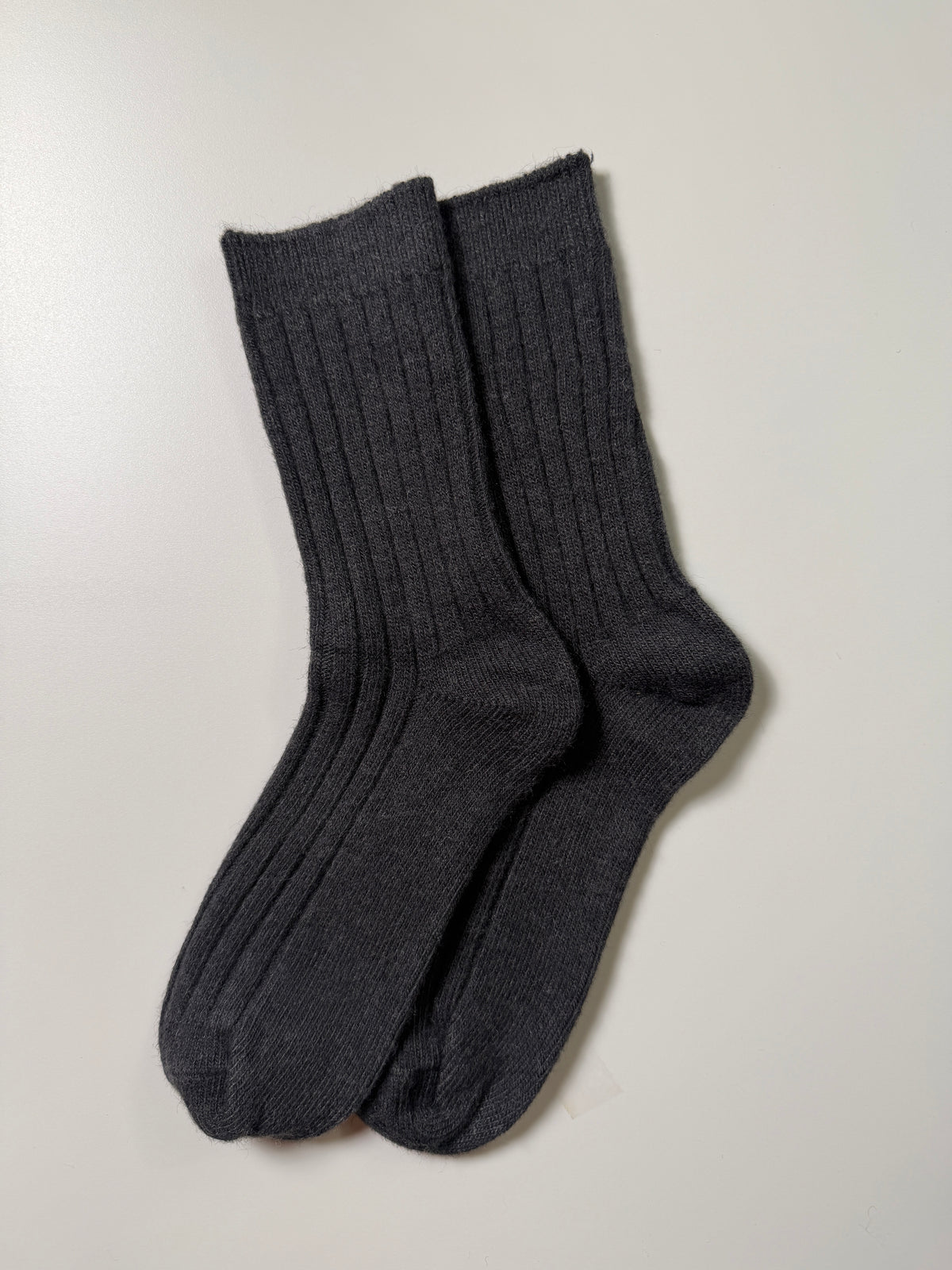 Munsel Classic Ribbed Socks in Charcoal