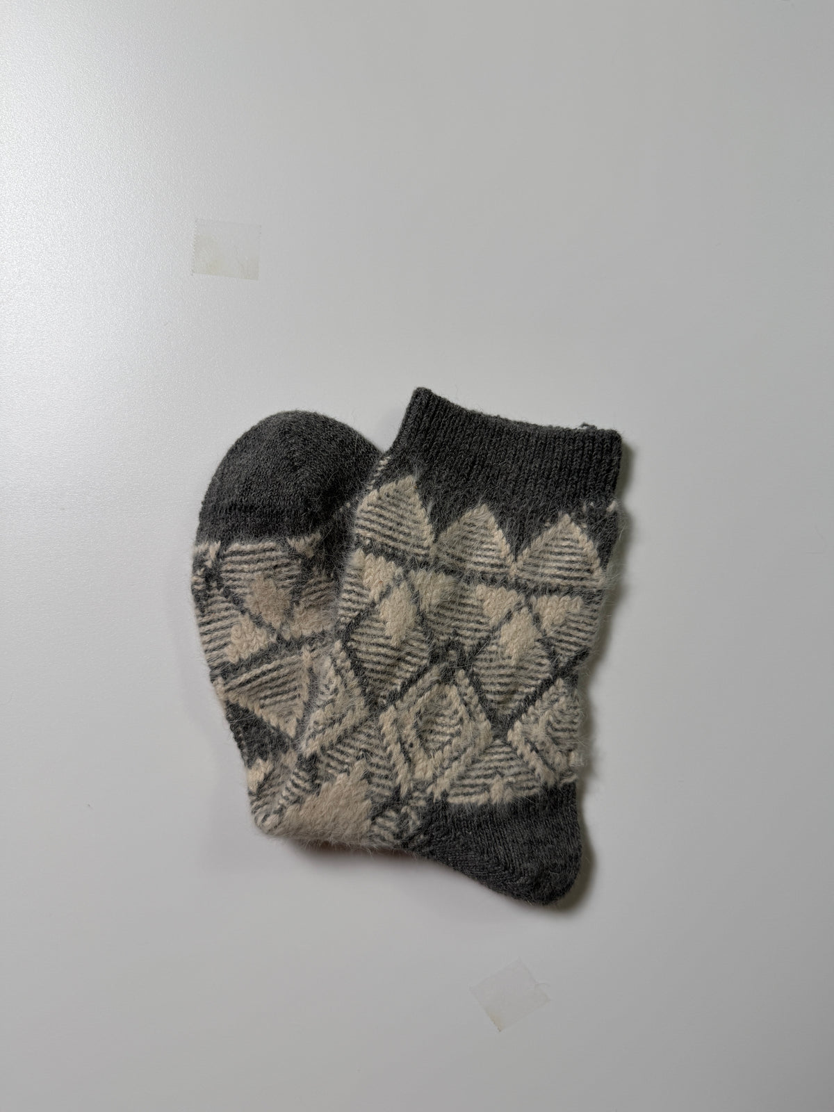 Munsel Jacquard Knit Crew Socks in Charcoal / Cream