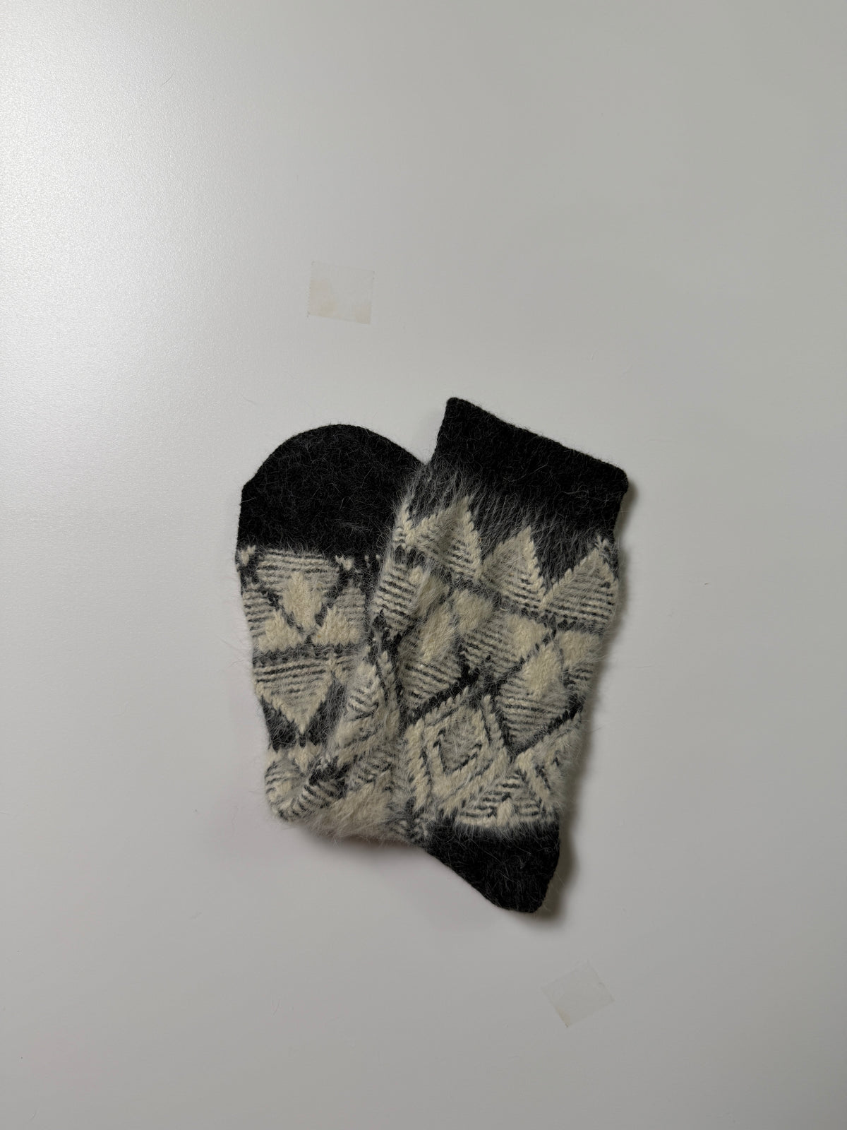 Munsel Jacquard Knit Crew Socks in Navy / Cream