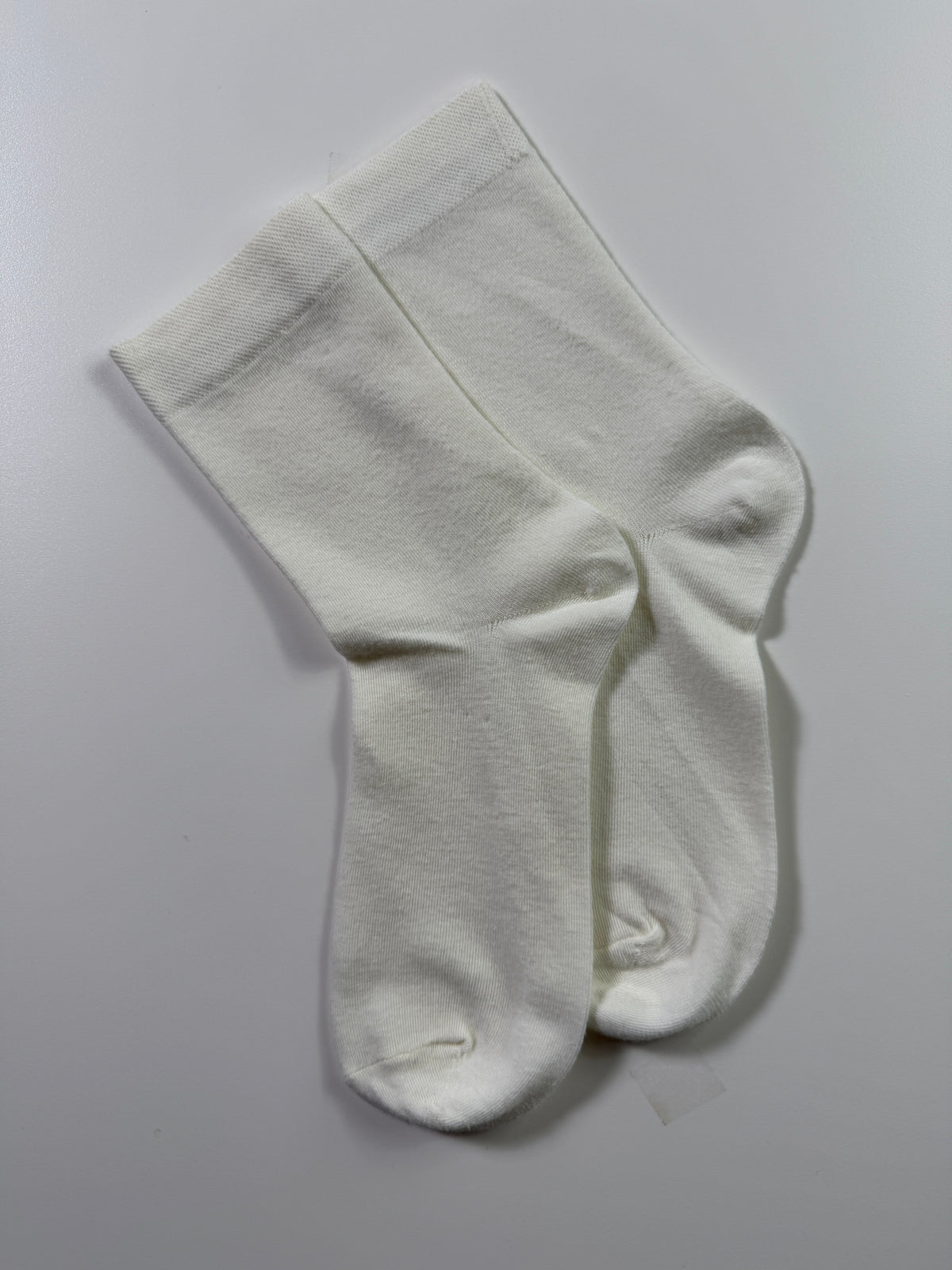 Munsel Essential Crew Socks in White