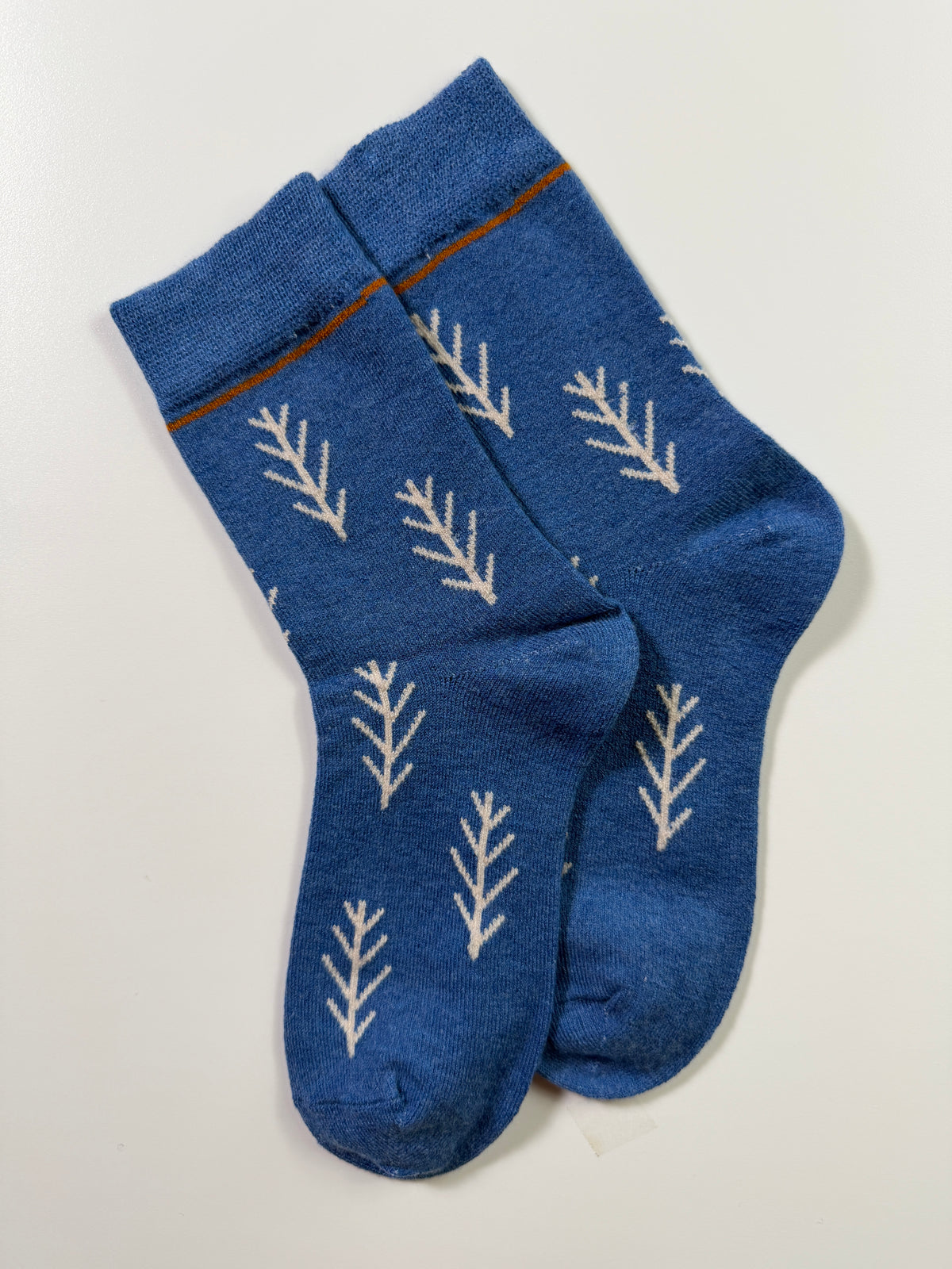 Munsel Graphic Everyday Socks — Blue Leaf — IMG_9034