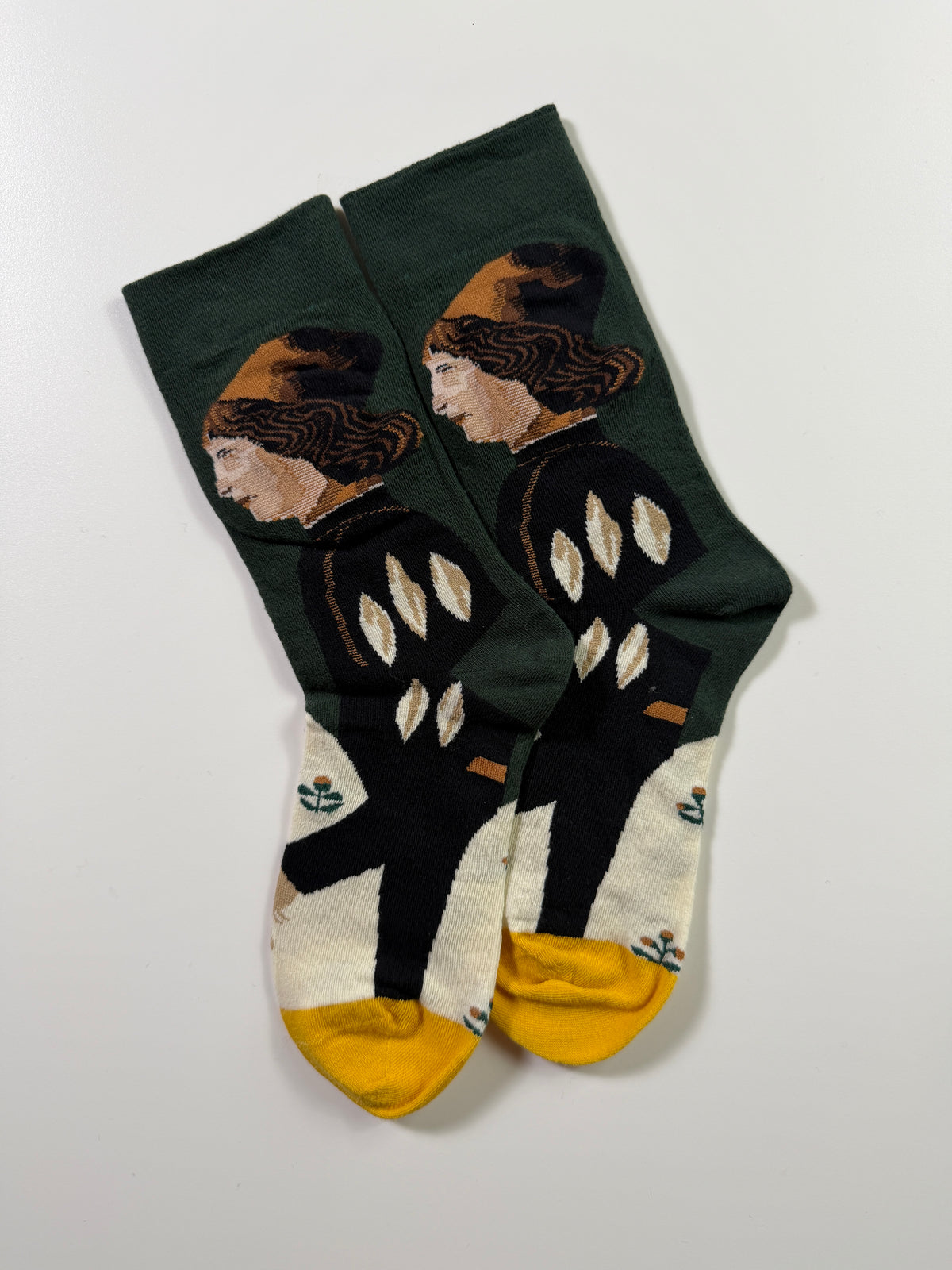 Munsel Smooth Graphic Crew Socks in Black Birds
