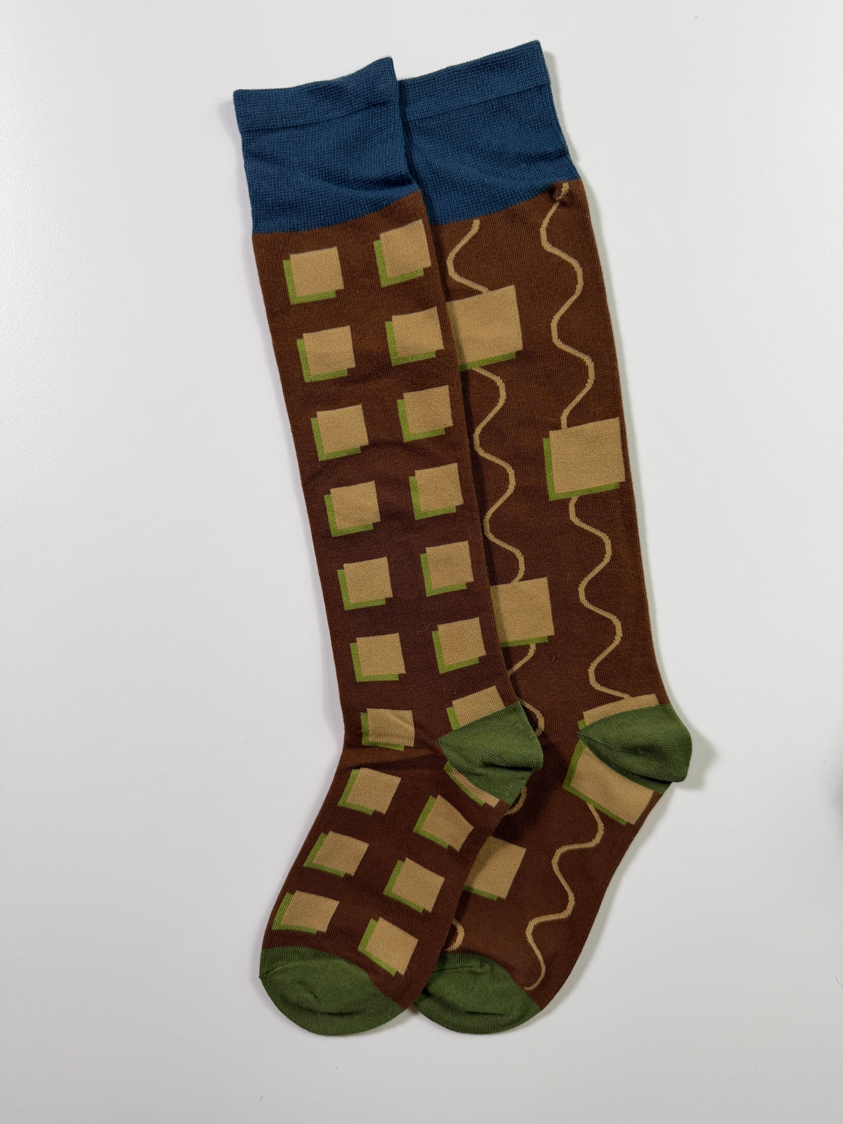 Munsel Geometric Dress Socks in Blue Grid