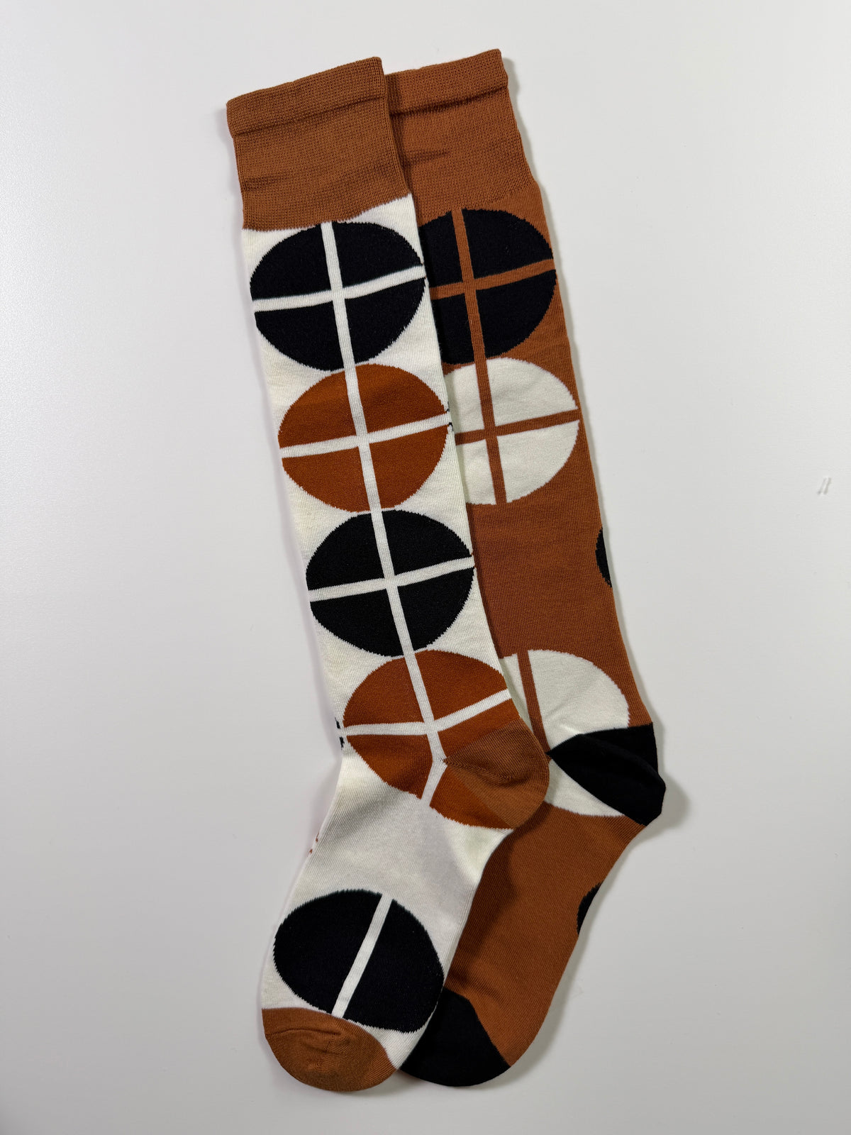 Munsel Geometric Dress Socks in Brown Circles