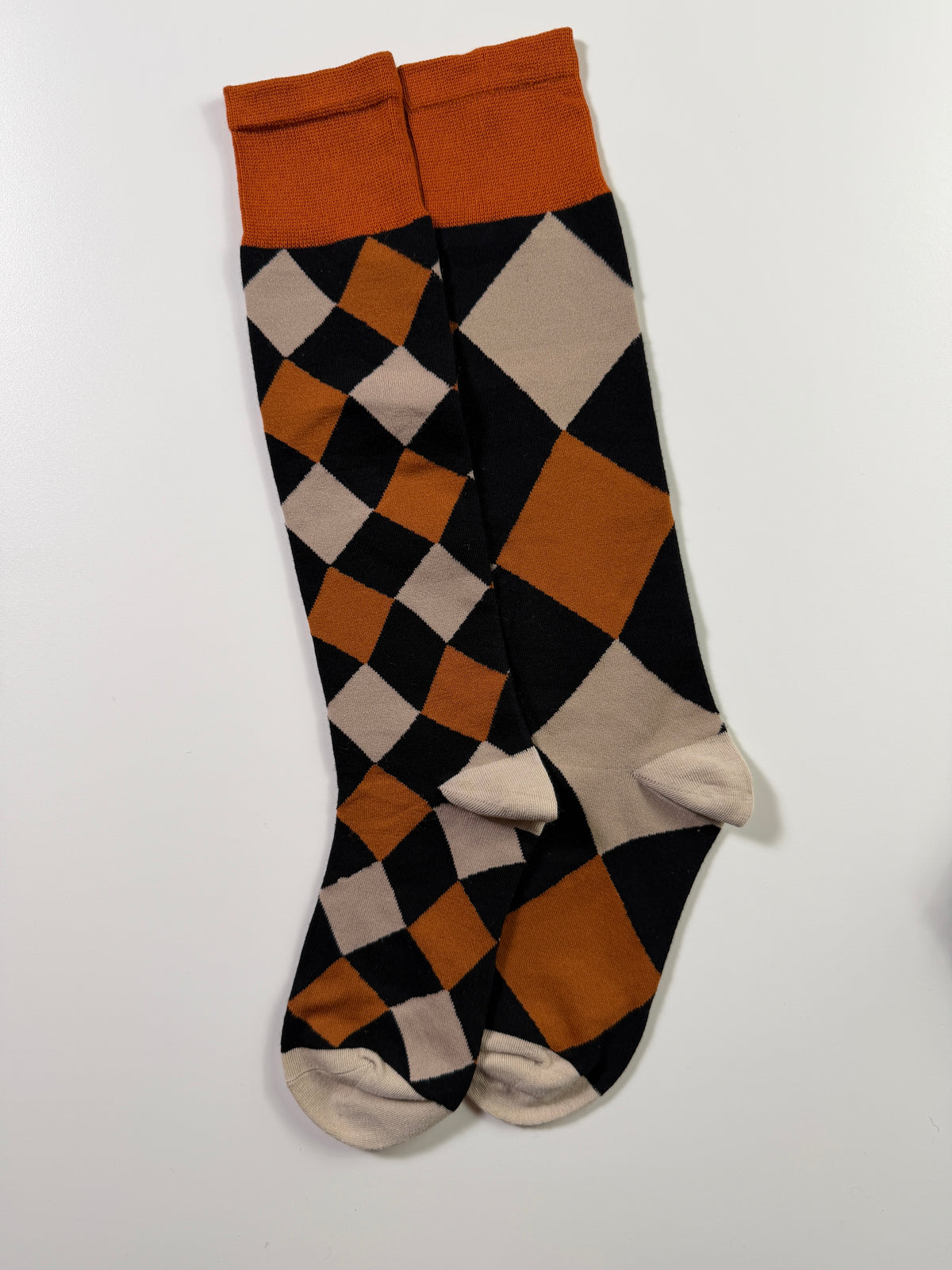 Munsel Geometric Dress Socks in Orange Argyle