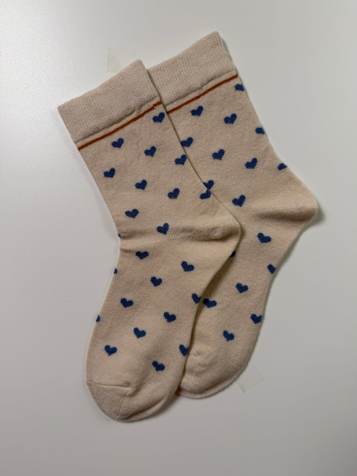 Munsel Graphic Everyday Socks — Cream Hearts — IMG_8919