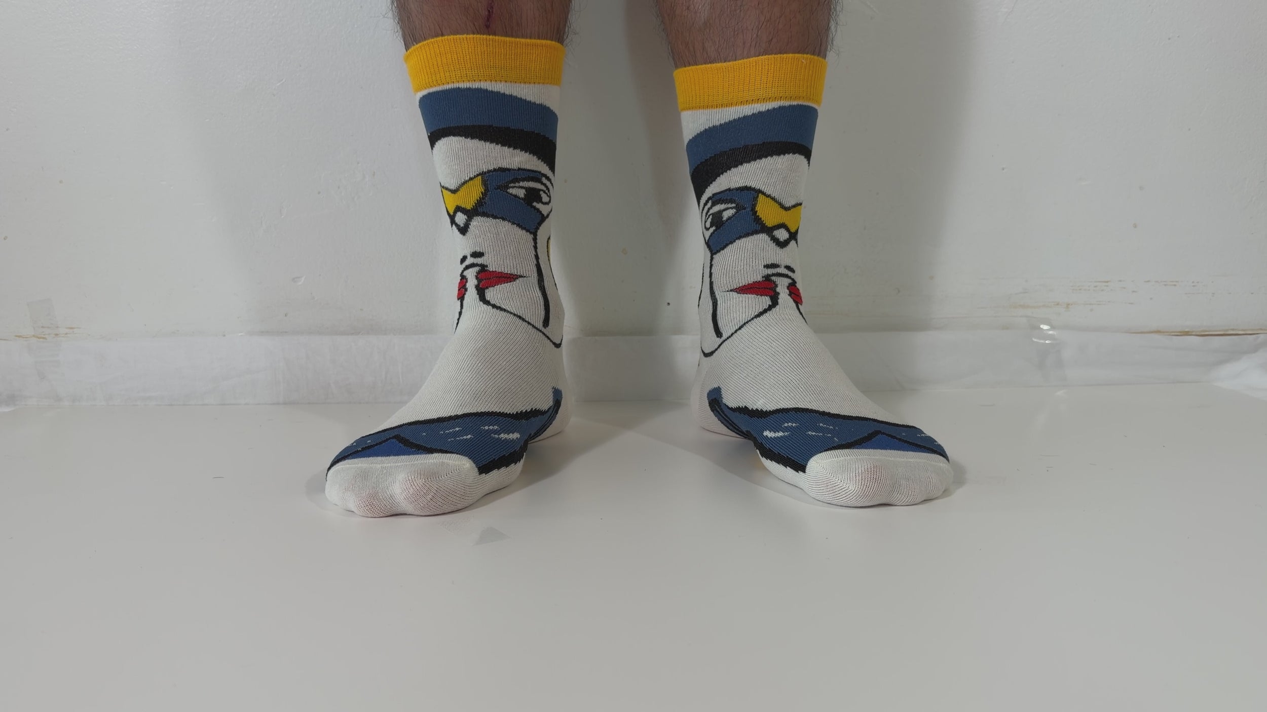Munsel Smooth Graphic Crew Socks in Cat — Blue
