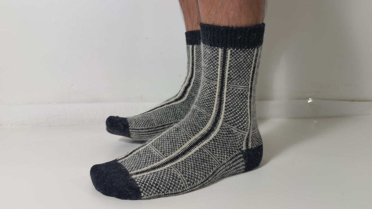 Munsel Heritage Weave Socks in Black / Gray