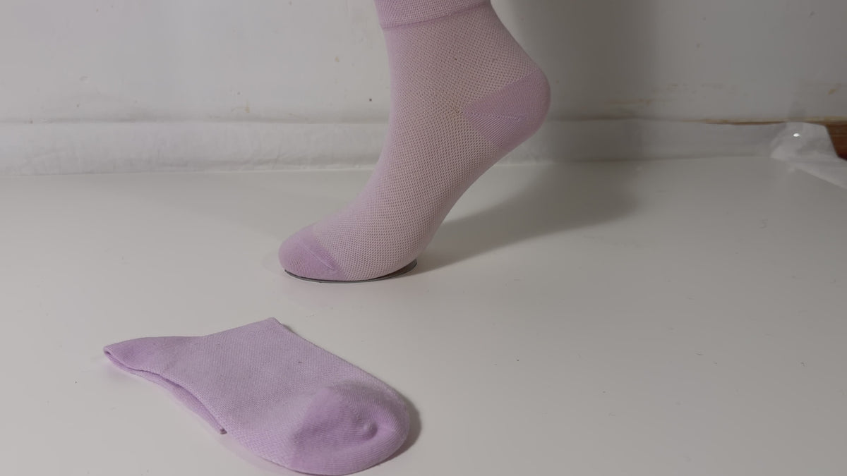Munsel Everyday Soft Crew Socks in Lavender