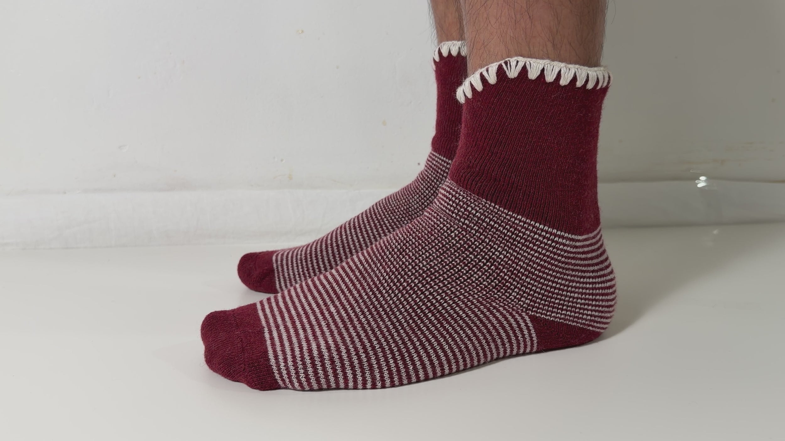 Munsel Cozy Boot Socks — Contrast Cuff Burgundy / Cream — on-foot video