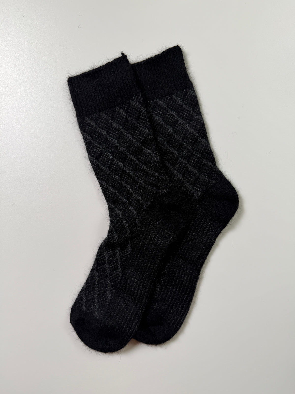 Munsel Diamond Lattice Crew Socks in Black