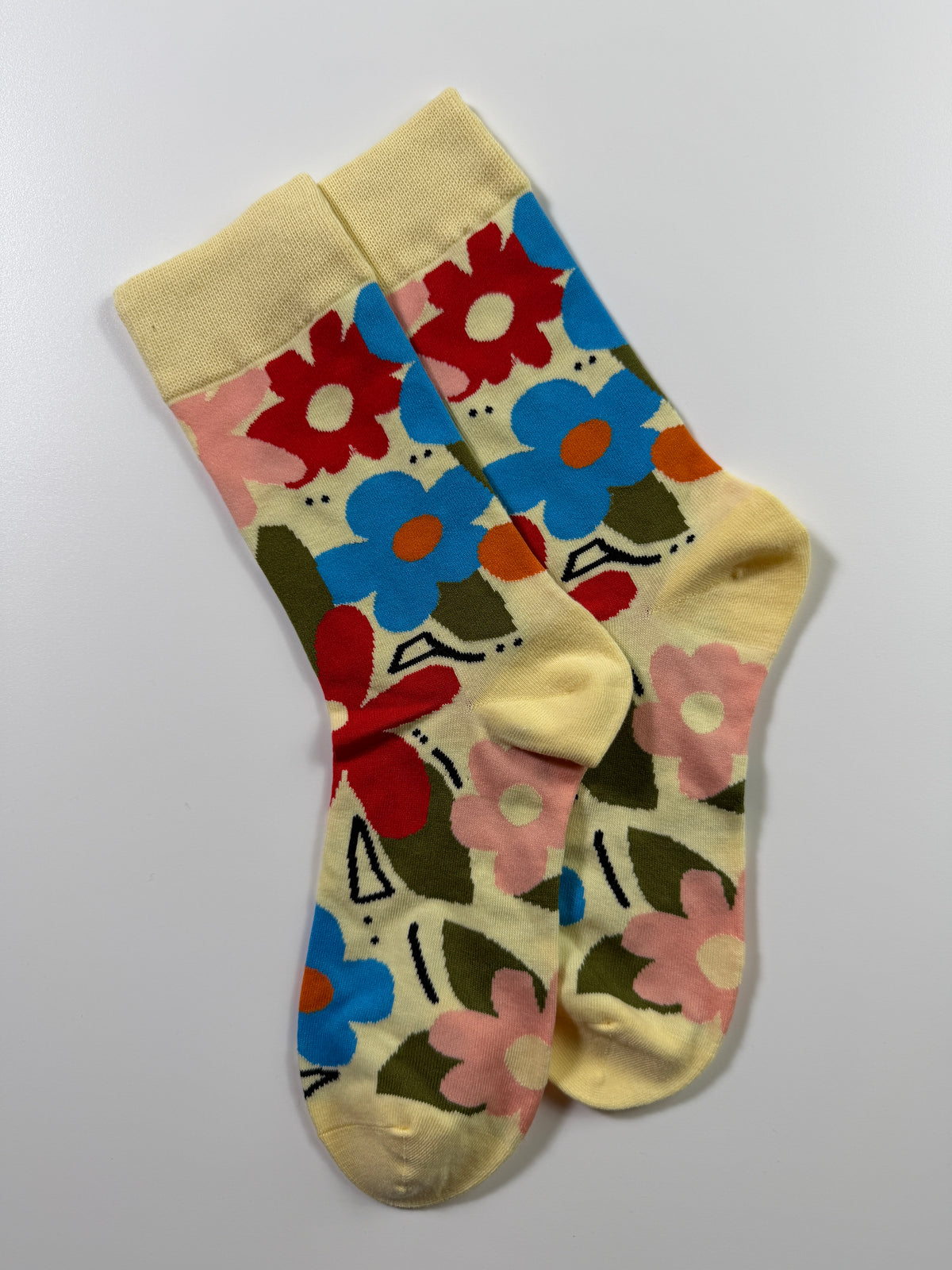 Smooth Graphic Crew Socks — Cream Floral — IMG_8994